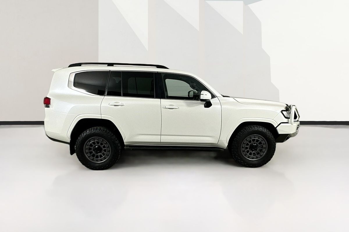 2022 Toyota LANDCRUISER LC300 VX (4x4) FJA300R