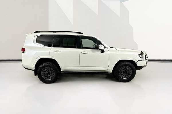 2022 Toyota LANDCRUISER LC300 VX (4x4) FJA300R