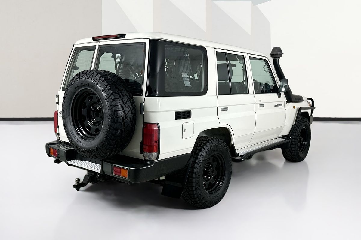 2017 Toyota LANDCRUISER WORKMATE (4x4) VDJ76R MY18