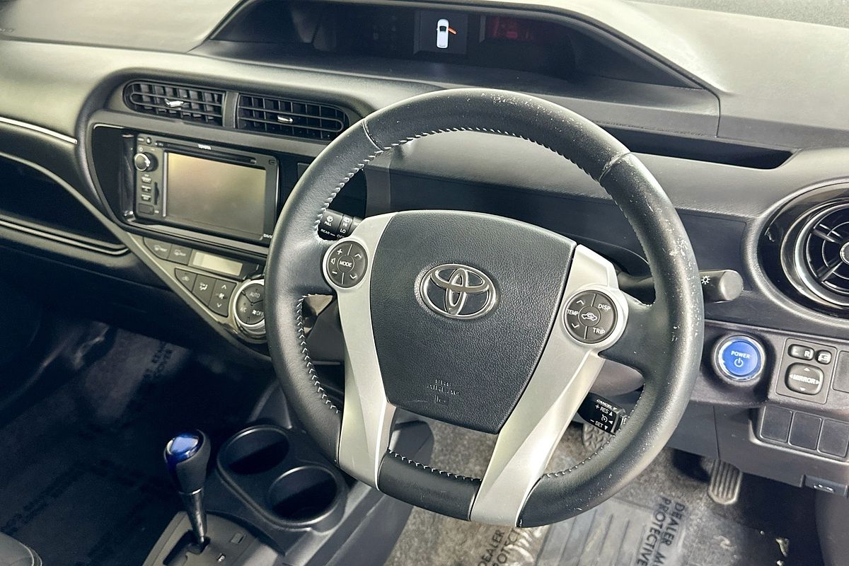 2016 Toyota PRIUS-C HYBRID NHP10R MY15