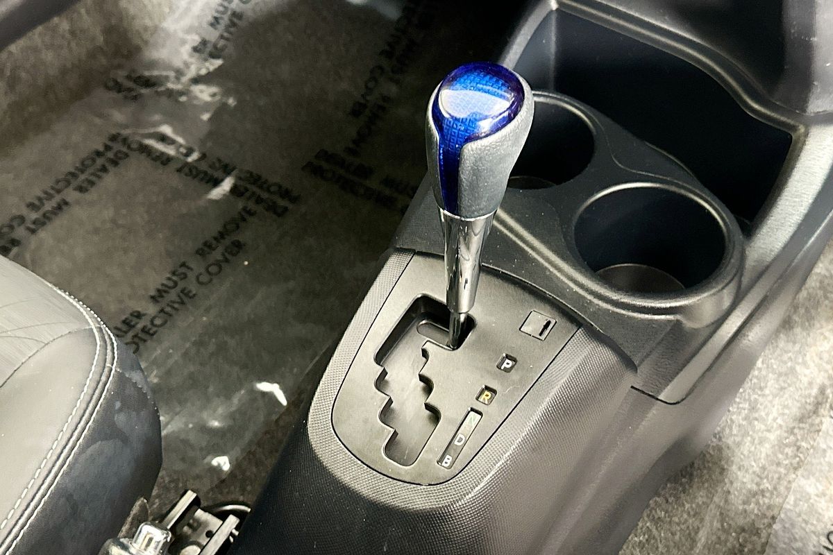 2016 Toyota PRIUS-C HYBRID NHP10R MY15