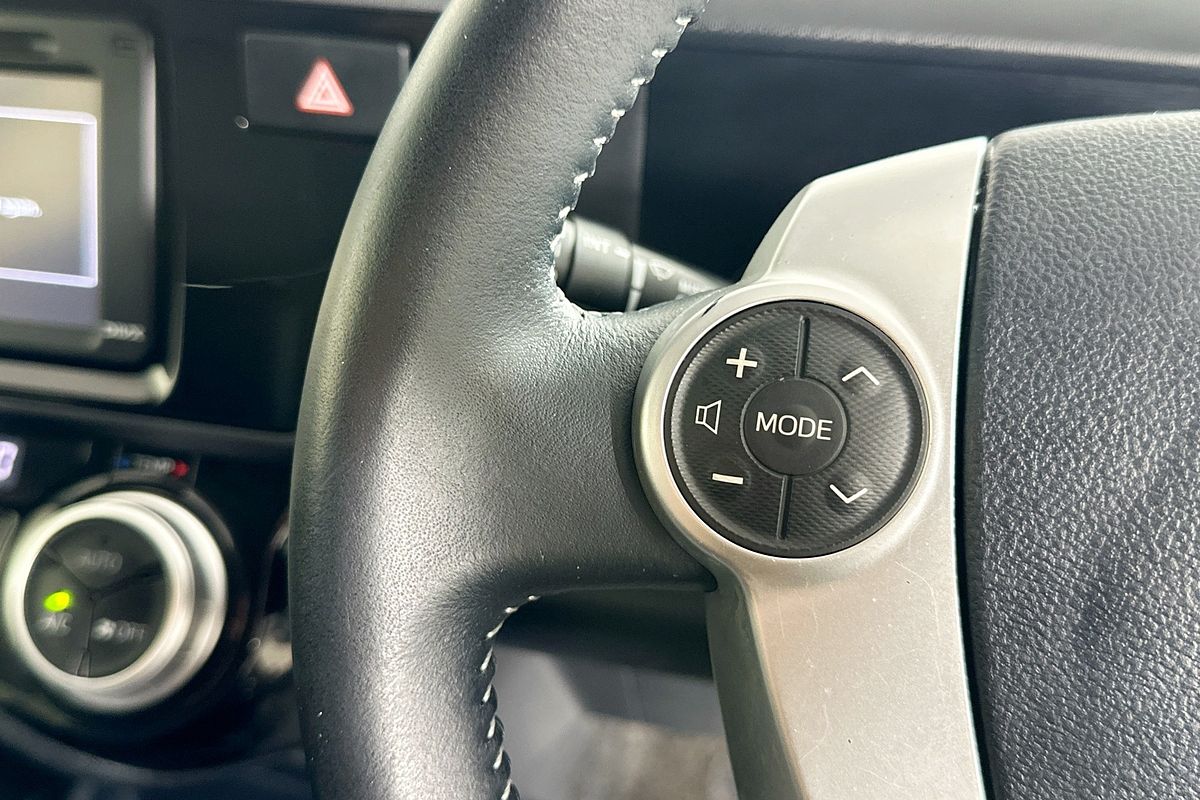 2016 Toyota PRIUS-C HYBRID NHP10R MY15