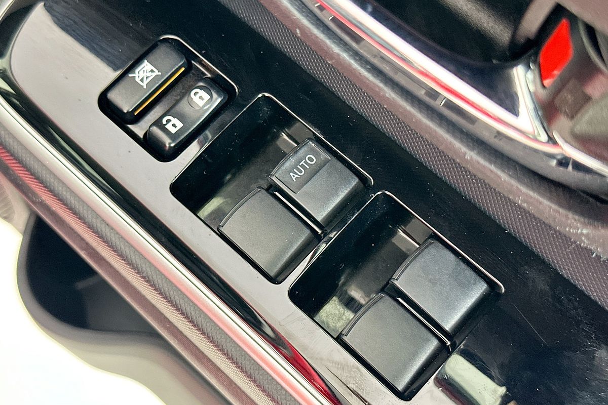 2016 Toyota PRIUS-C HYBRID NHP10R MY15
