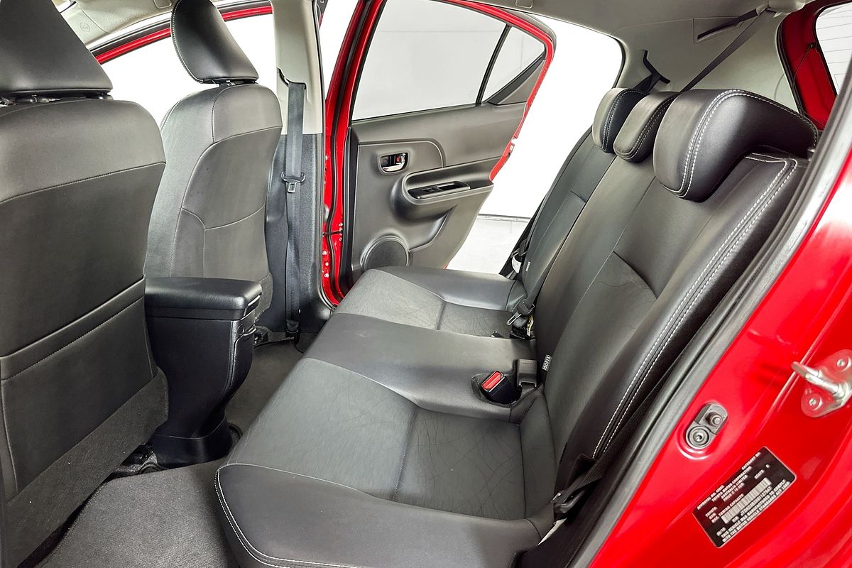 2016 Toyota PRIUS-C HYBRID NHP10R MY15