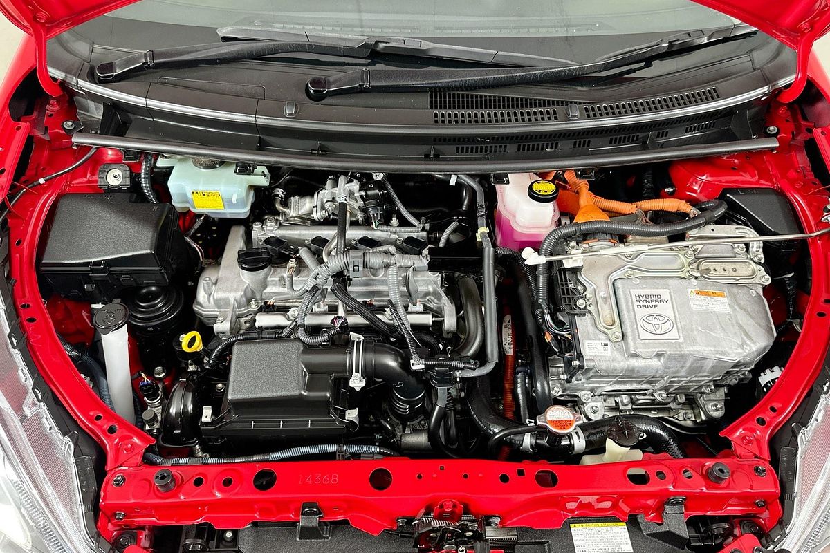 2016 Toyota PRIUS-C HYBRID NHP10R MY15