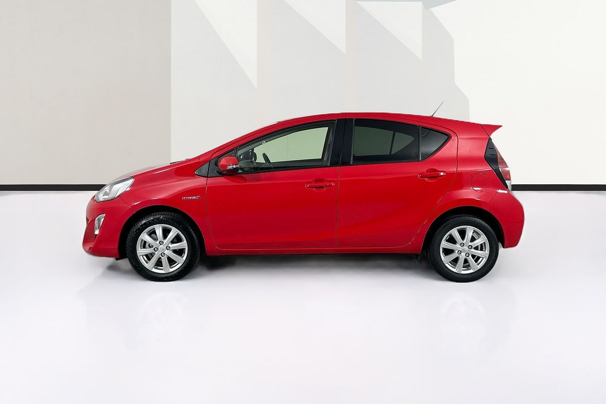 2016 Toyota PRIUS-C HYBRID NHP10R MY15