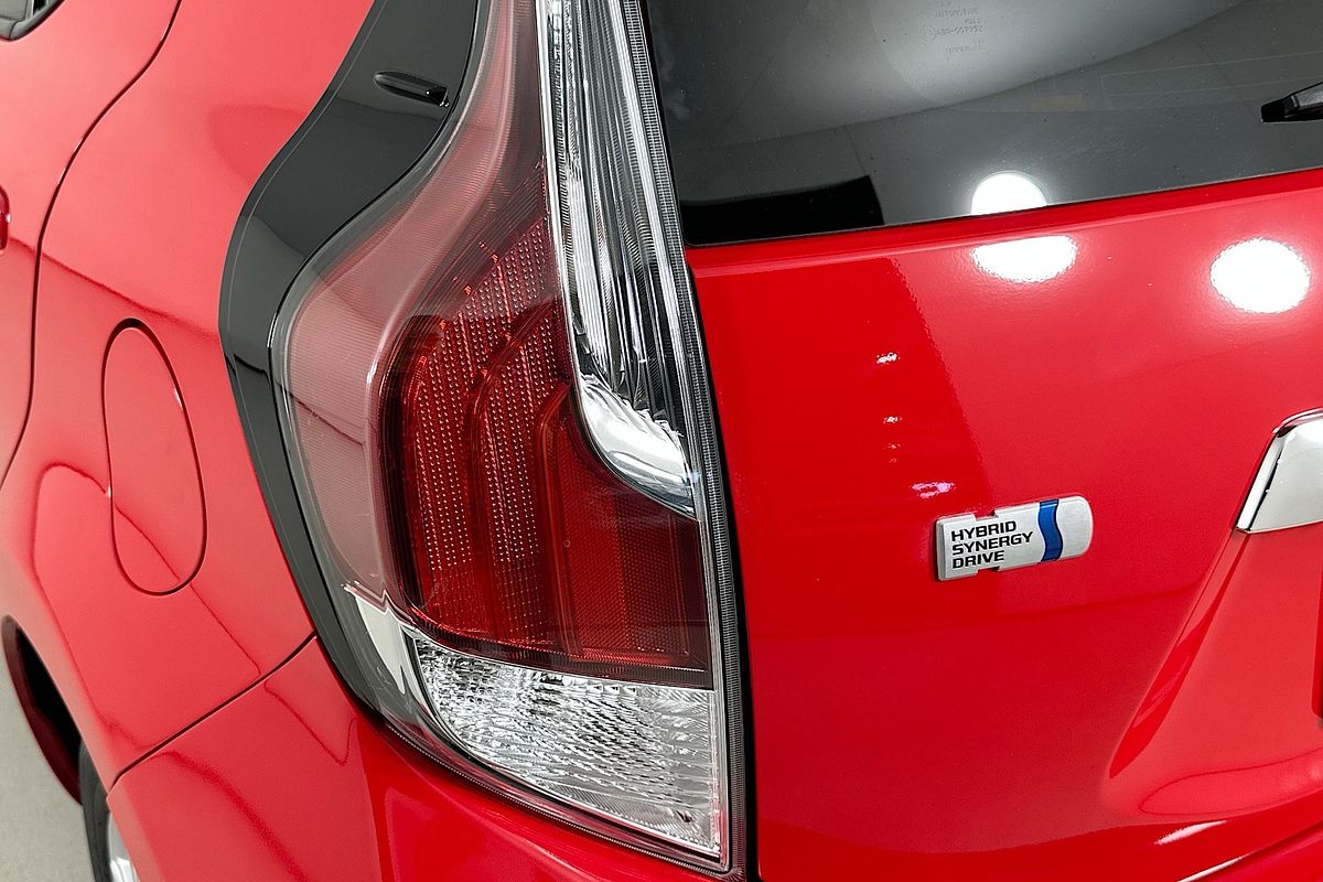 2016 Toyota PRIUS-C HYBRID NHP10R MY15