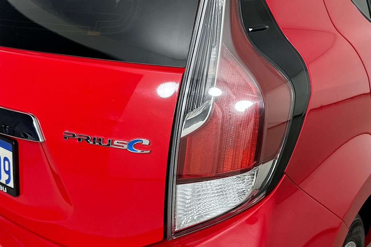 2016 Toyota PRIUS-C HYBRID NHP10R MY15