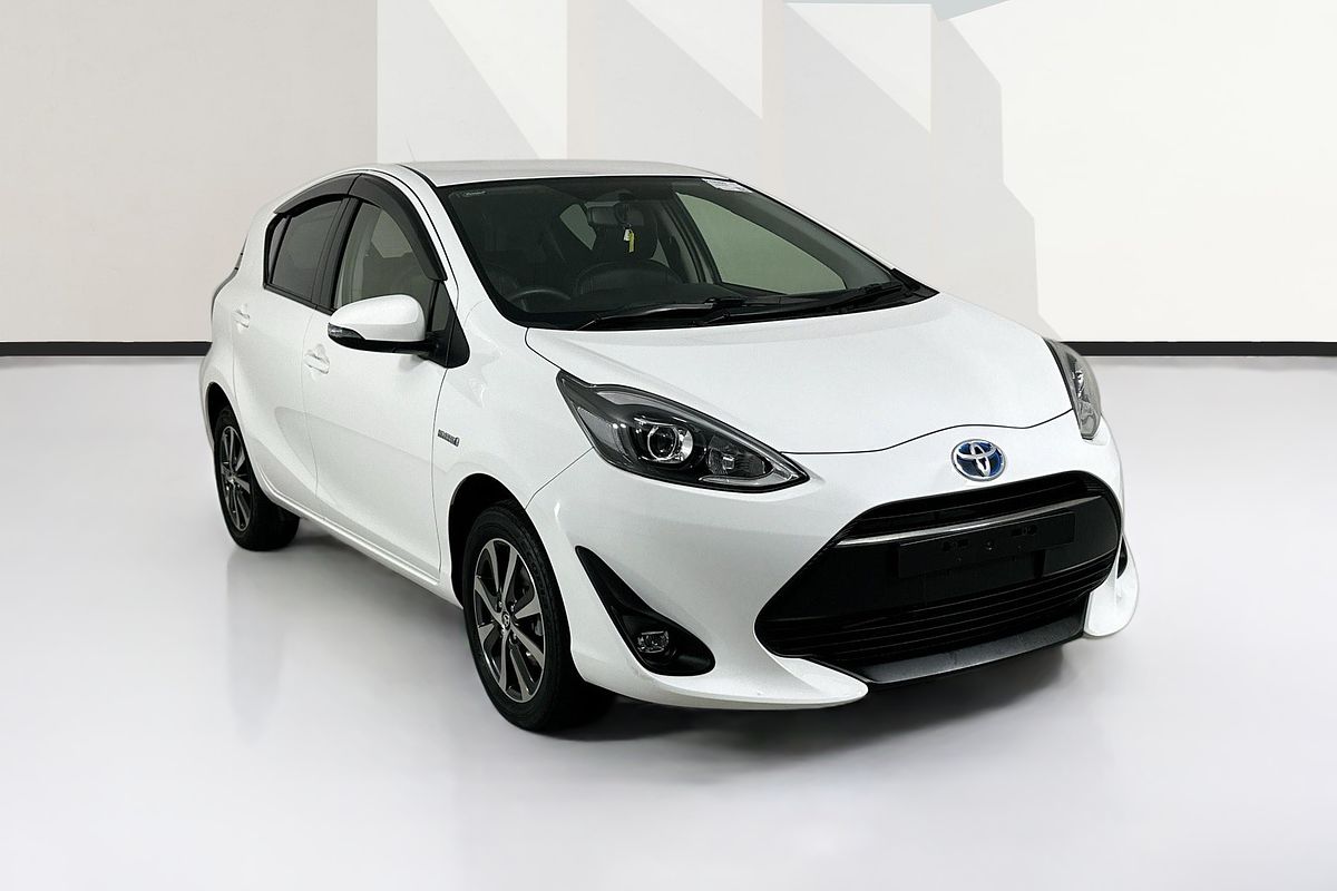 2018 Toyota Prius HYBRID NHP10R MY17