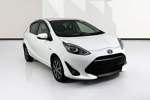 2018 Toyota Prius HYBRID NHP10R MY17