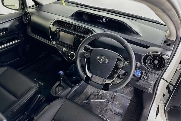 2018 Toyota Prius HYBRID NHP10R MY17
