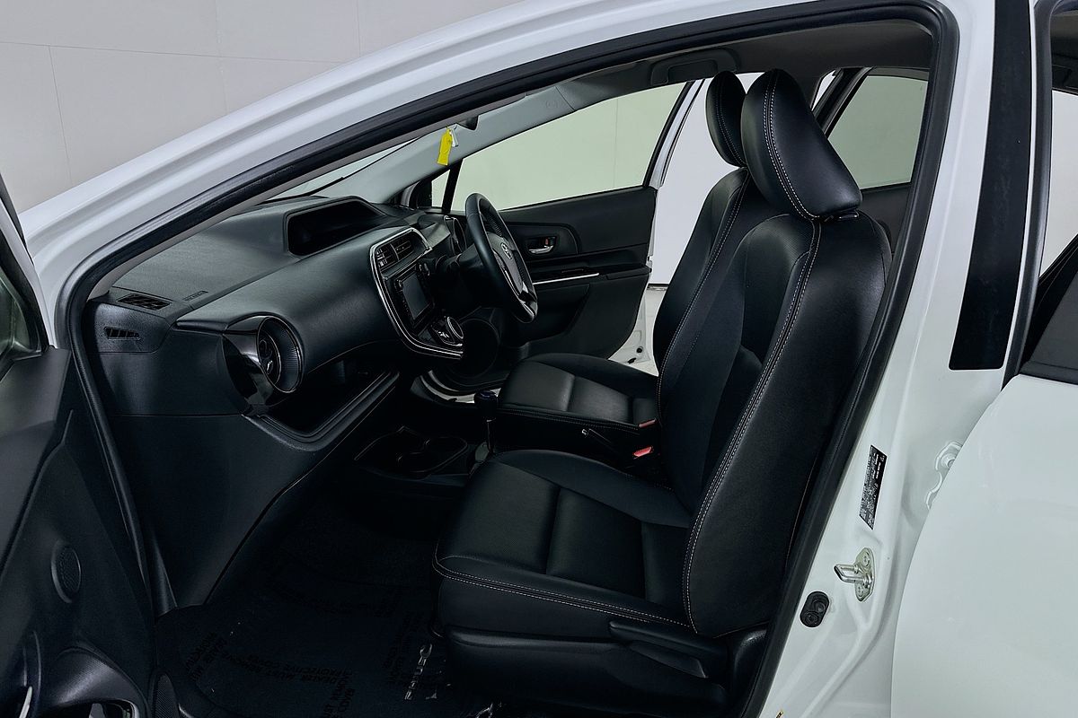 2018 Toyota Prius HYBRID NHP10R MY17