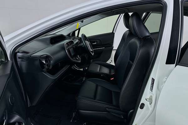 2018 Toyota Prius HYBRID NHP10R MY17
