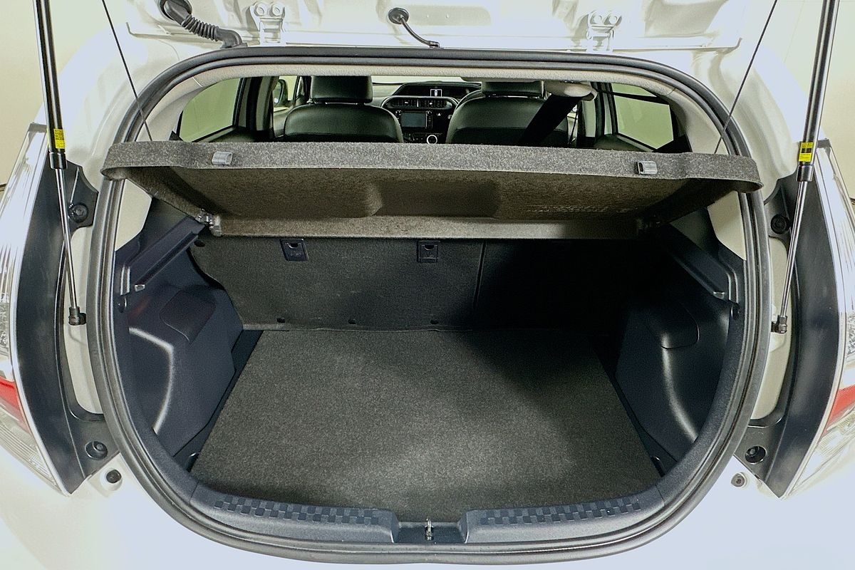 2018 Toyota Prius HYBRID NHP10R MY17