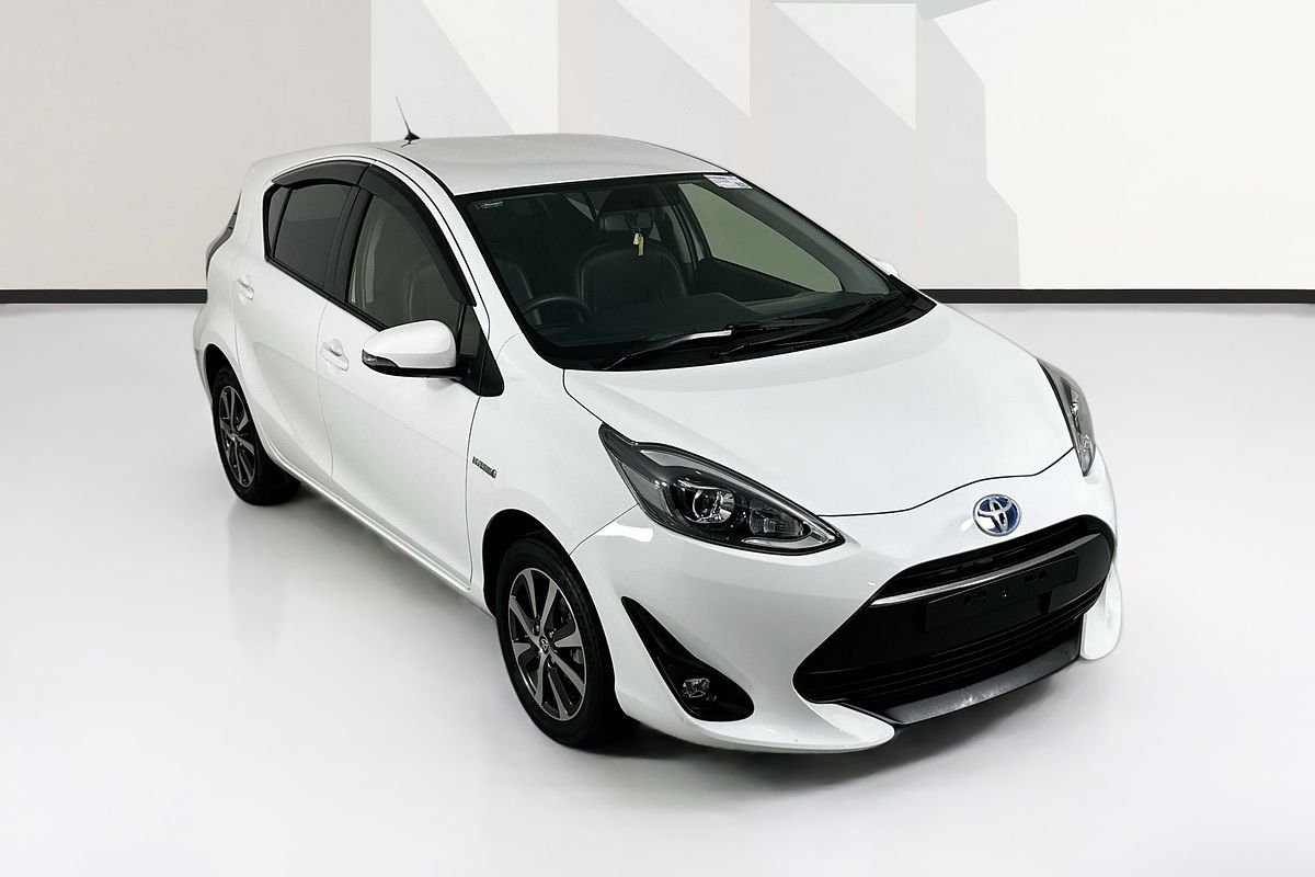 2018 Toyota Prius HYBRID NHP10R MY17