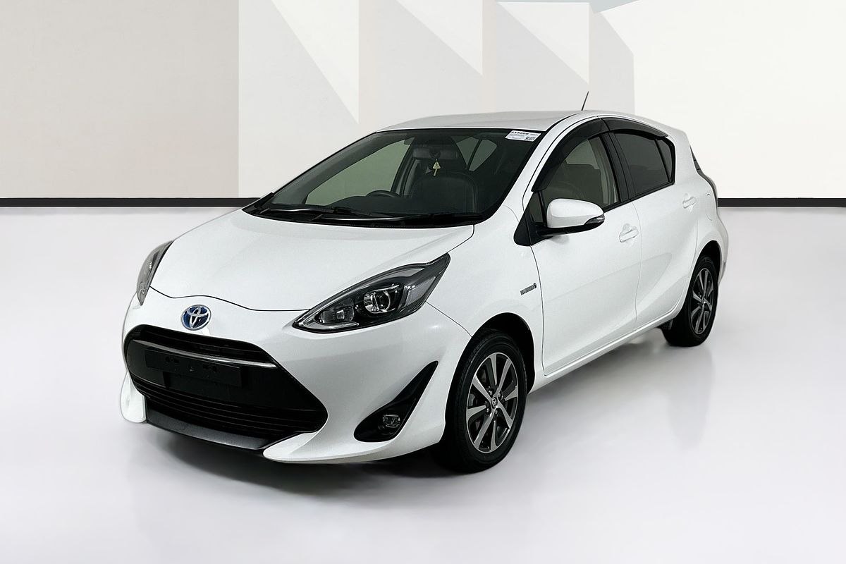 2018 Toyota Prius HYBRID NHP10R MY17