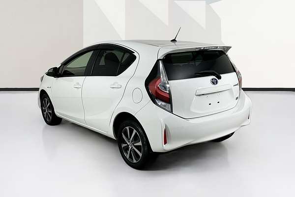 2018 Toyota Prius HYBRID NHP10R MY17