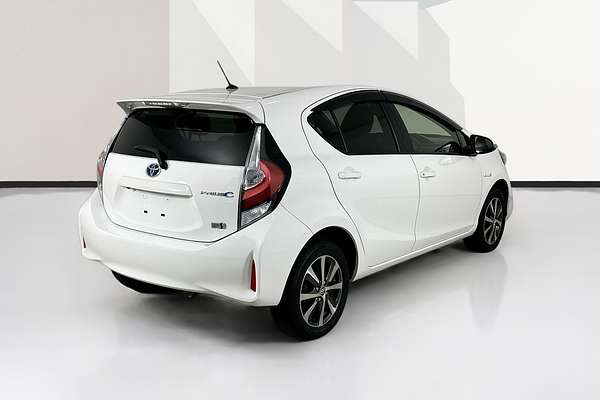 2018 Toyota Prius HYBRID NHP10R MY17