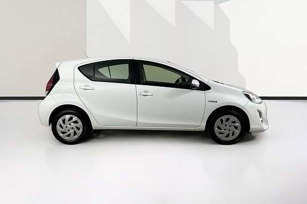 2016 Toyota Prius HYBRID NHP10R MY15