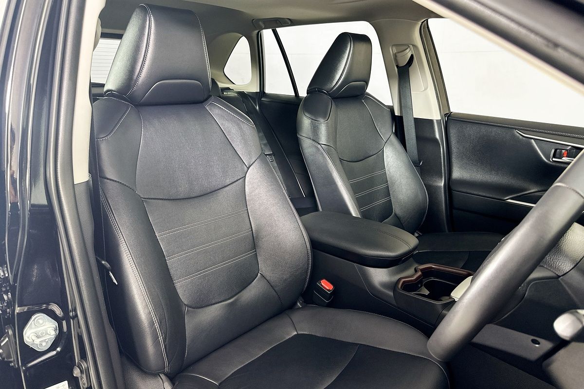 2021 Toyota RAV4 CRUISER (2WD) HYBRID AXAH52R