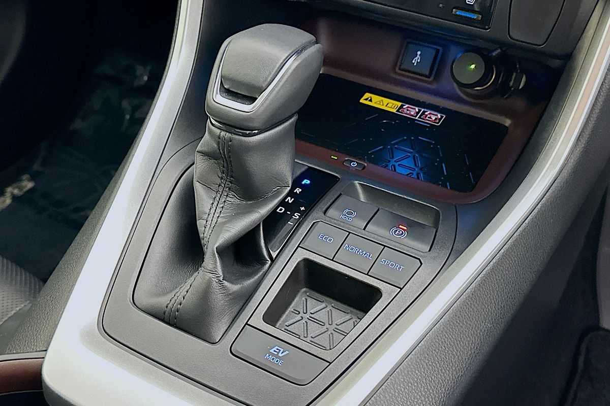 2022 Toyota RAV4 CRUISER (2WD) HYBRID AXAH52R