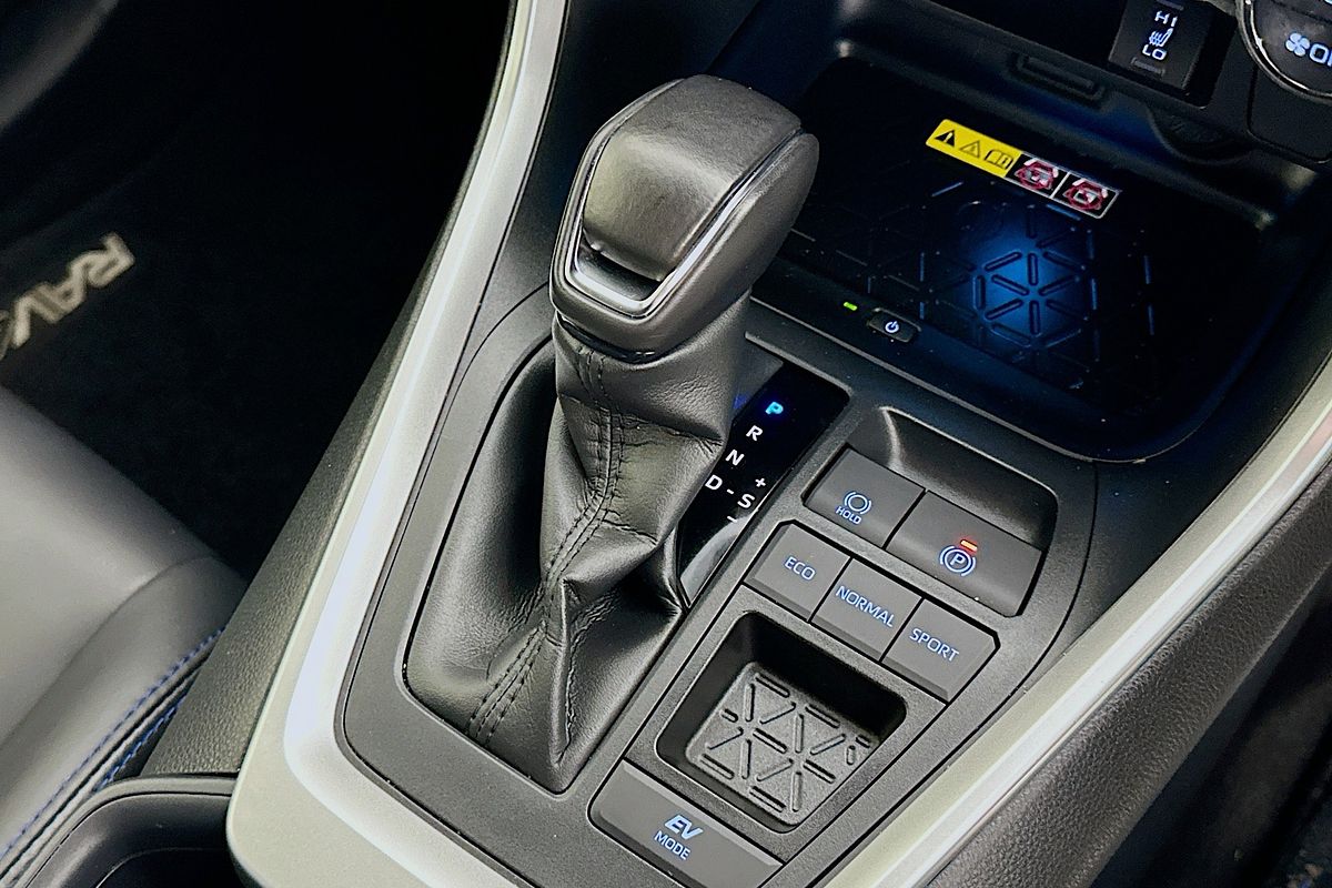 2022 Toyota RAV4 XSE (2WD) HYBRID PREMIUM PAINT AXAH52R