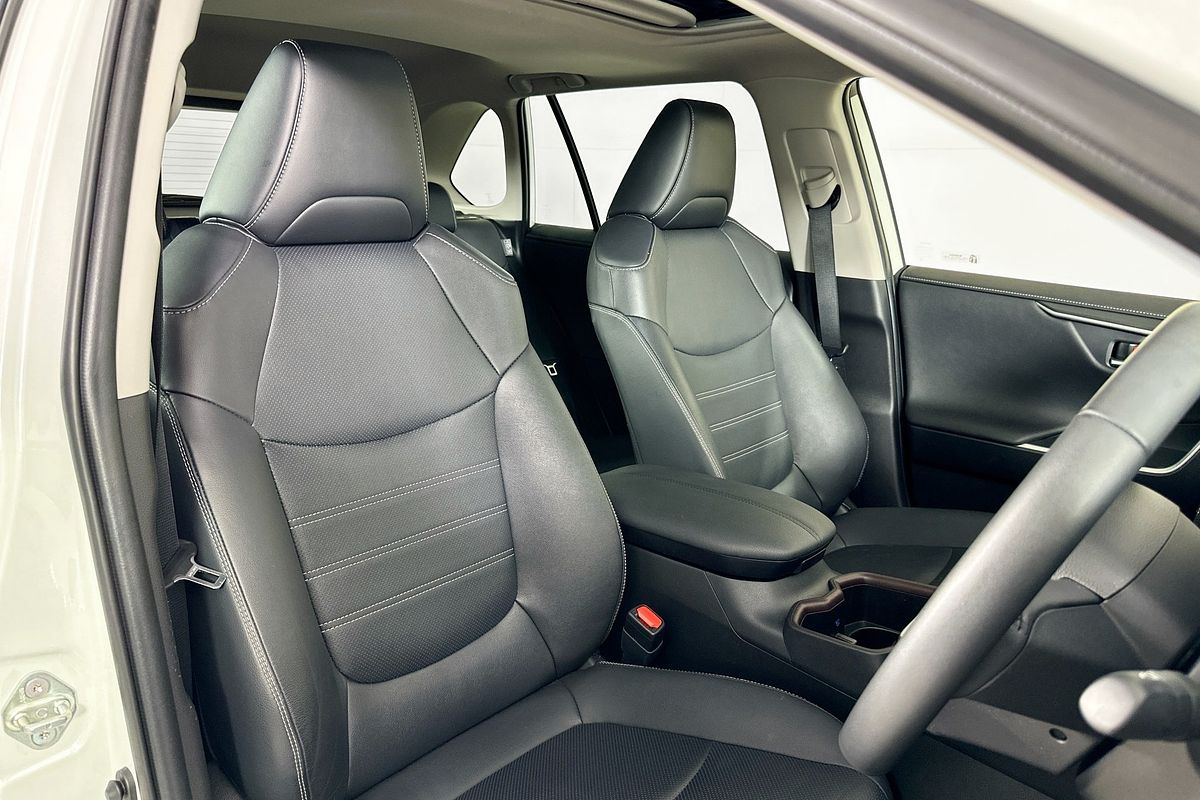 2024 Toyota RAV4 CRUISER (2WD) HYBRID AXAH52R