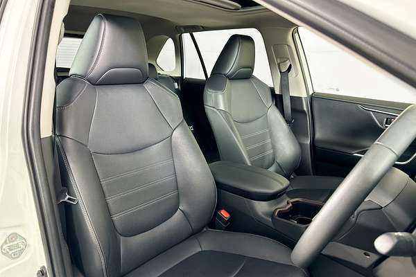 2024 Toyota RAV4 CRUISER (2WD) HYBRID AXAH52R