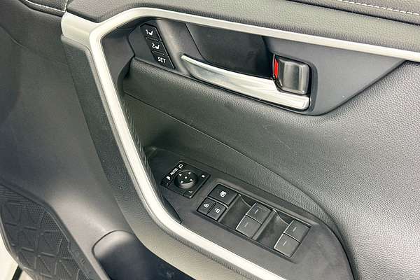 2024 Toyota RAV4 CRUISER (2WD) HYBRID AXAH52R