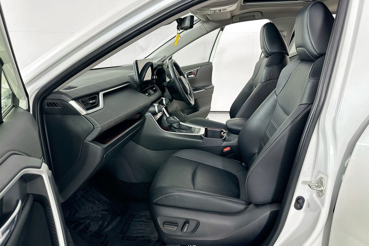 2024 Toyota RAV4 CRUISER (2WD) HYBRID AXAH52R