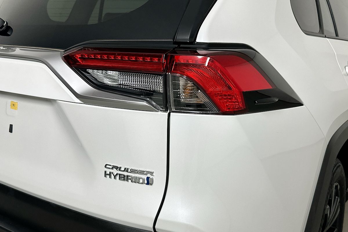 2024 Toyota RAV4 CRUISER (2WD) HYBRID AXAH52R