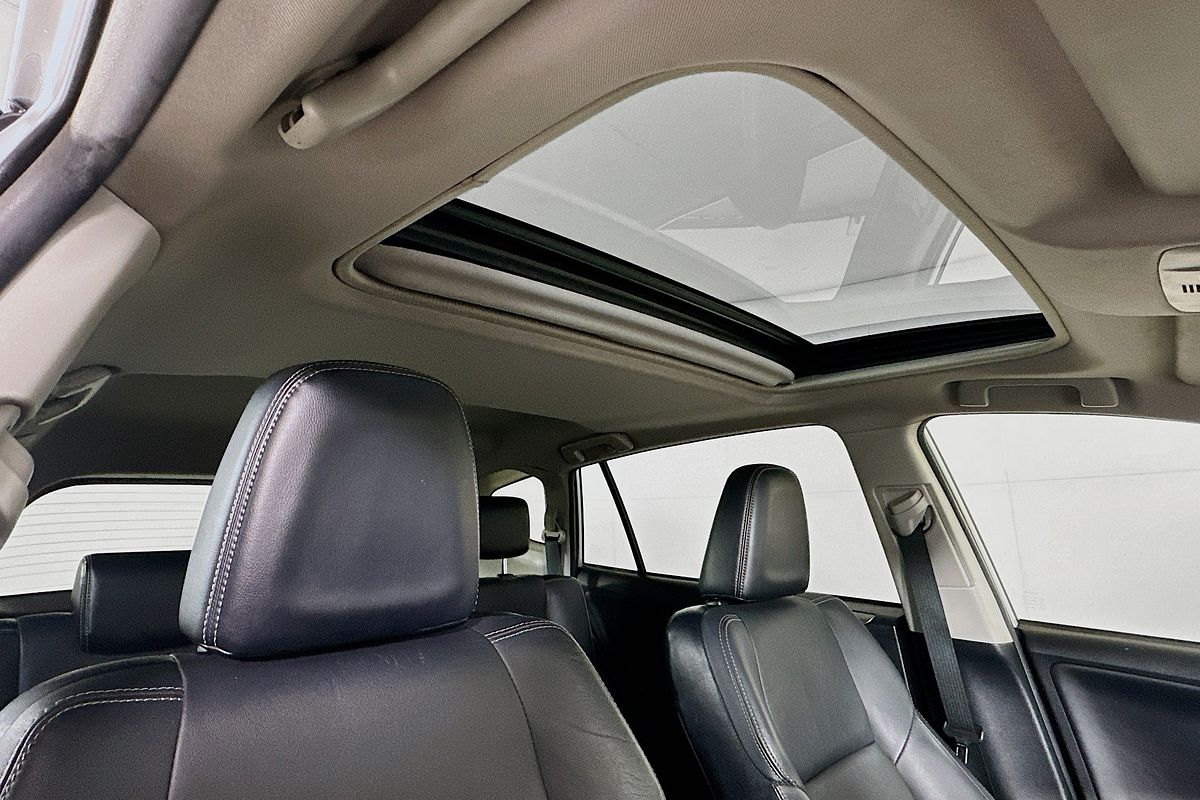 2014 Toyota RAV4 CRUISER (4x4) ASA44R
