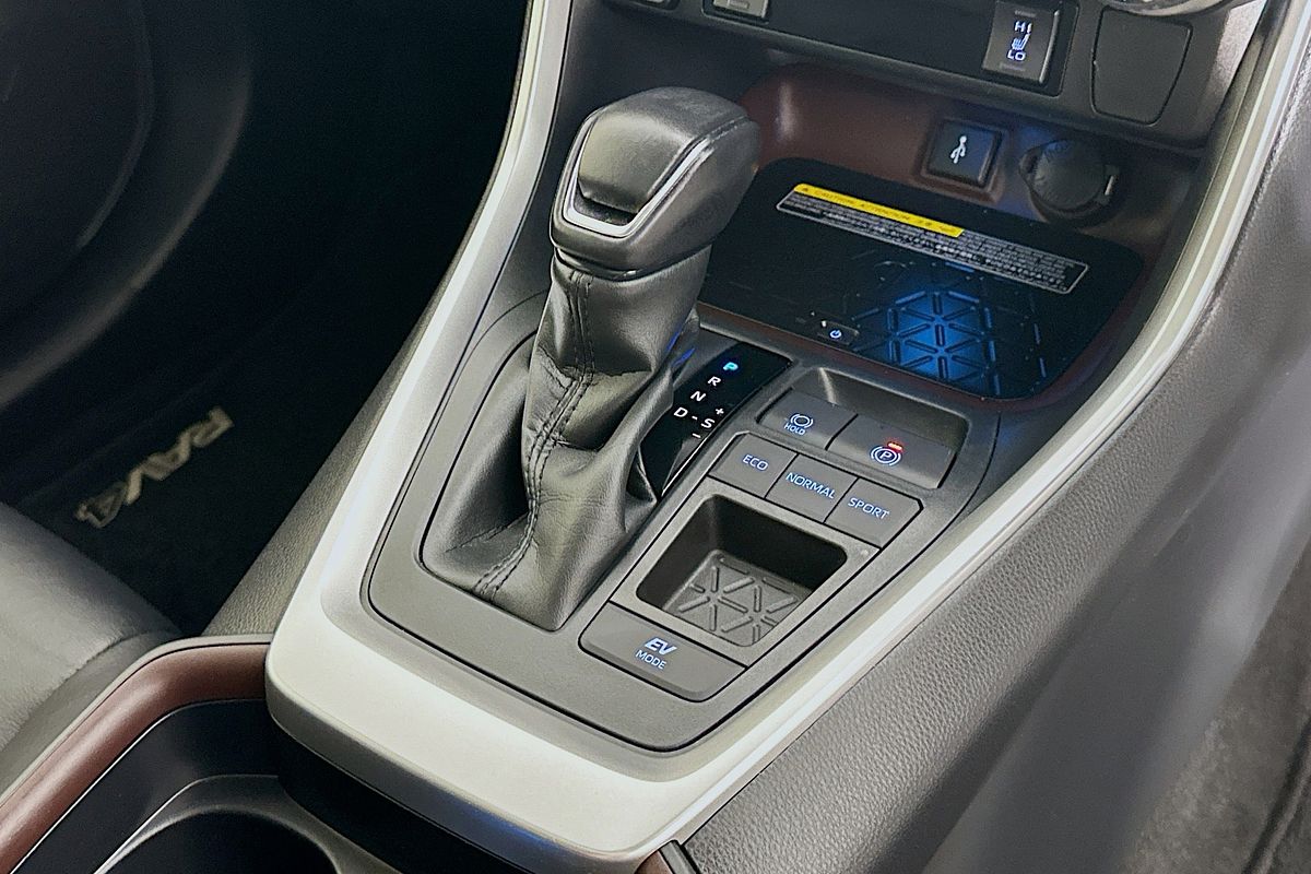 2020 Toyota RAV4 CRUISER (2WD) HYBRID AXAH52R