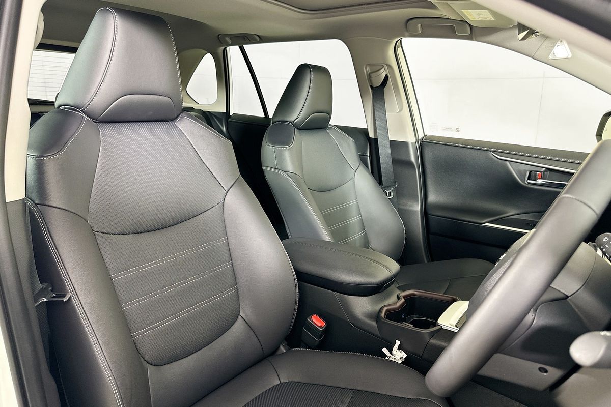 2025 Toyota RAV4 CRUISER (2WD) HYBRID AXAH52R