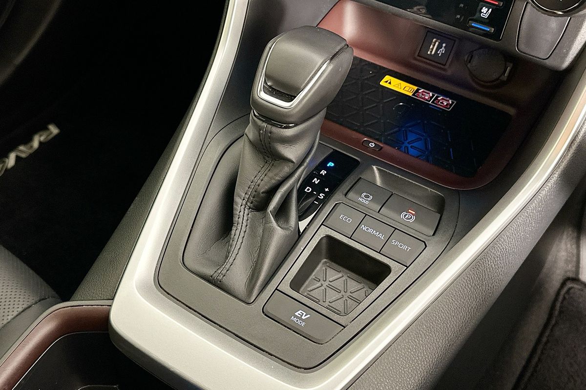 2025 Toyota RAV4 CRUISER (2WD) HYBRID AXAH52R