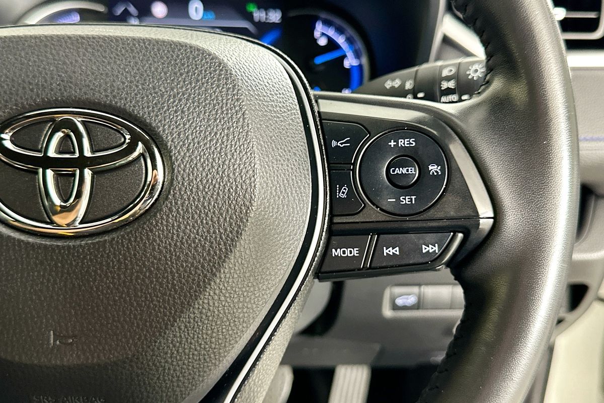 2022 Toyota RAV4 XSE (2WD) HYBRID AXAH52R