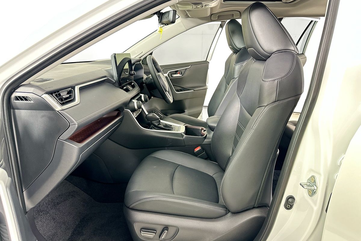2025 Toyota RAV4 CRUISER (2WD) HYBRID AXAH52R