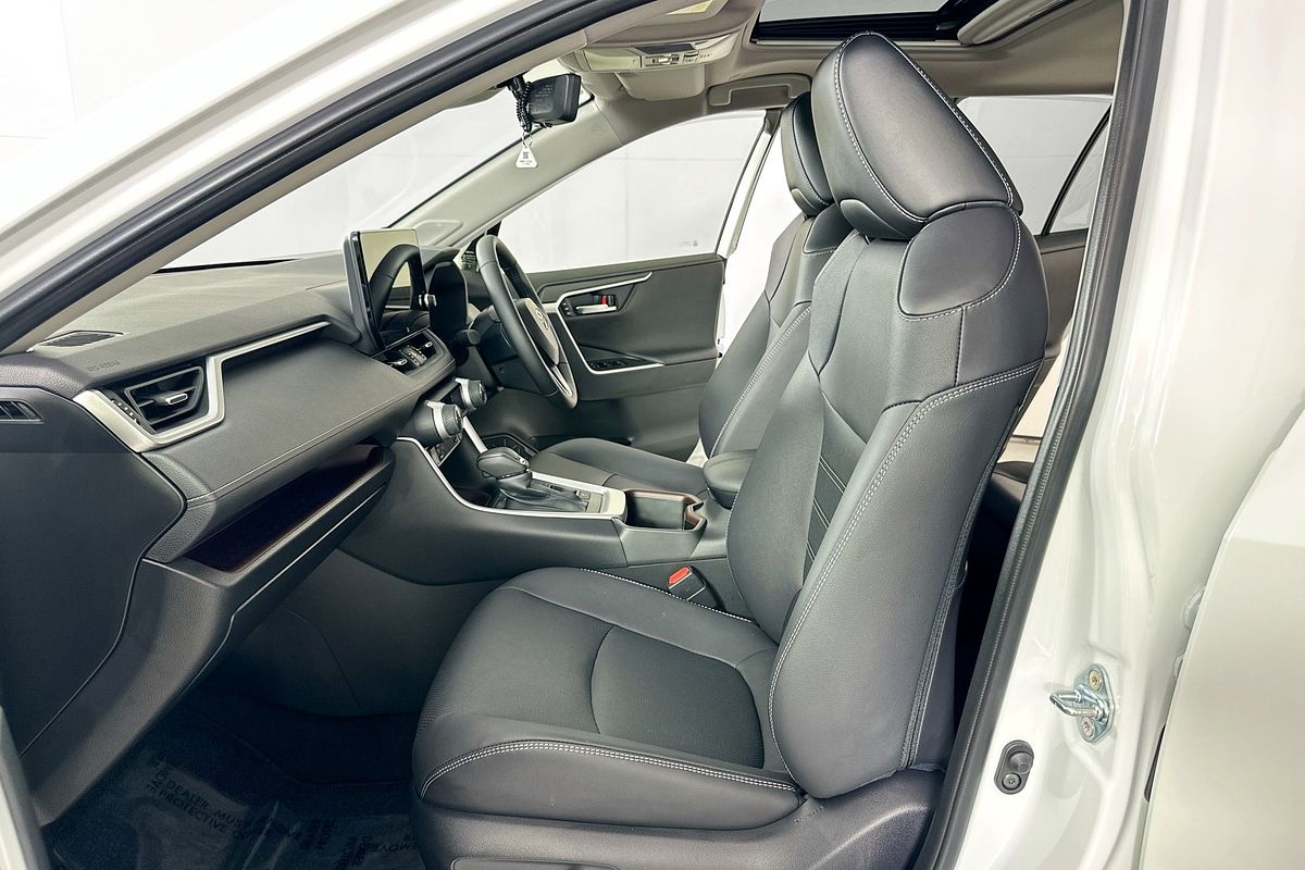 2025 Toyota RAV4 CRUISER (2WD) HYBRID AXAH52R