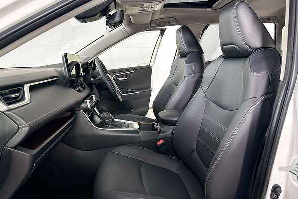 2025 Toyota RAV4 CRUISER (2WD) HYBRID AXAH52R