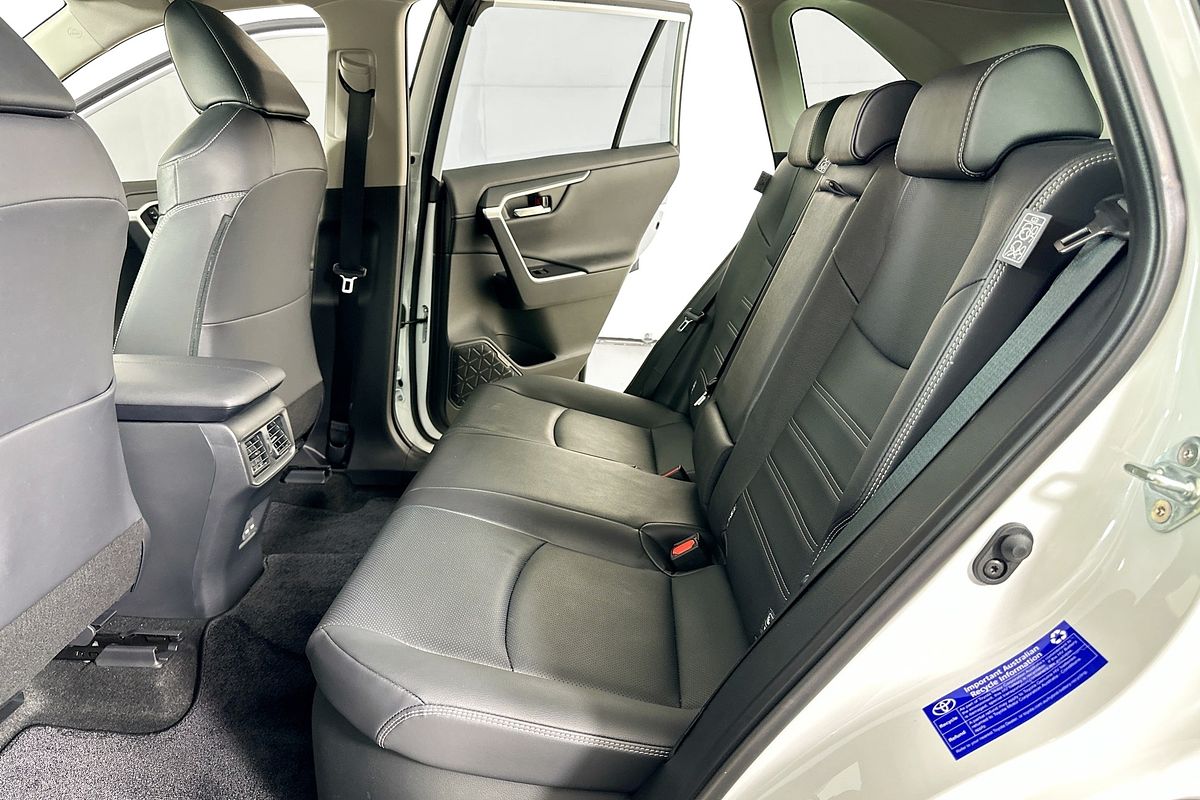 2025 Toyota RAV4 CRUISER (2WD) HYBRID AXAH52R