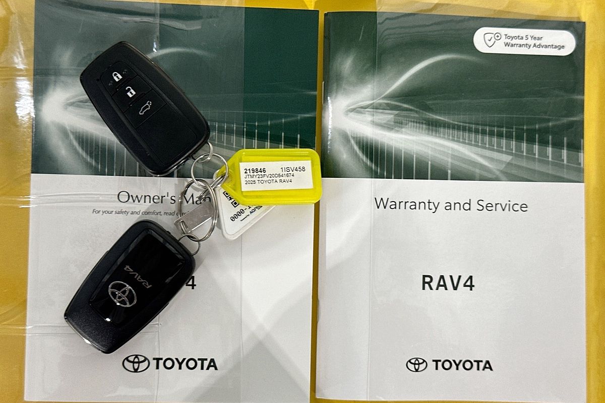 2025 Toyota RAV4 CRUISER (2WD) HYBRID AXAH52R