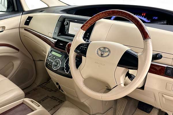 2013 Toyota TARAGO ULTIMA V6 GSR50R MY13