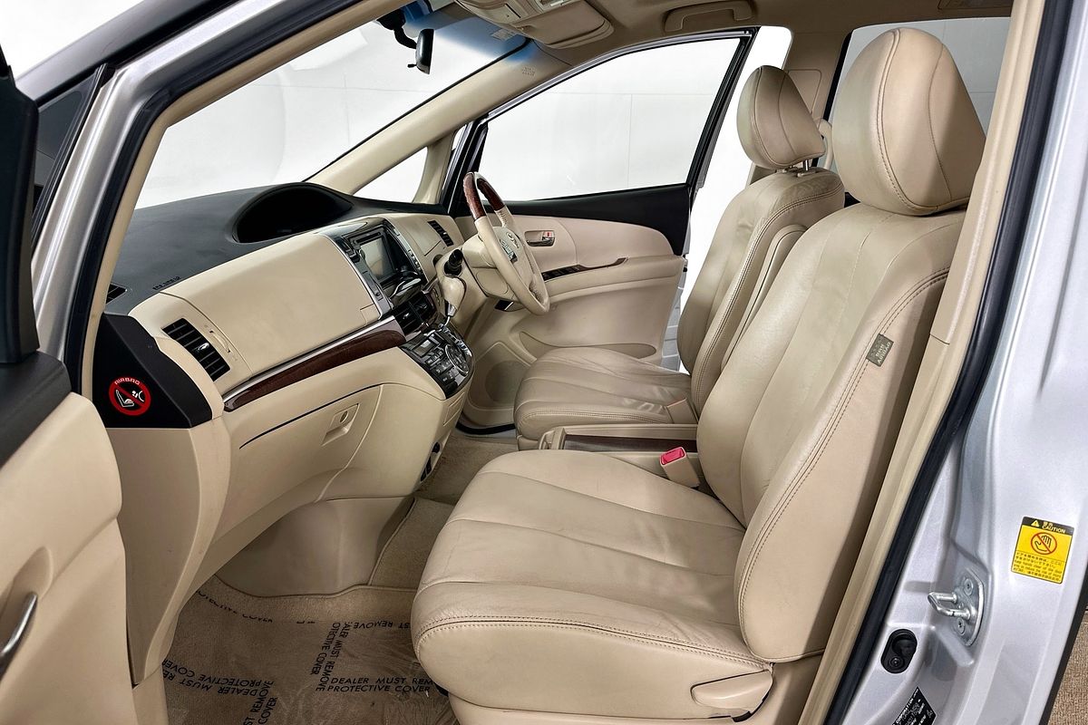2013 Toyota TARAGO ULTIMA V6 GSR50R MY13