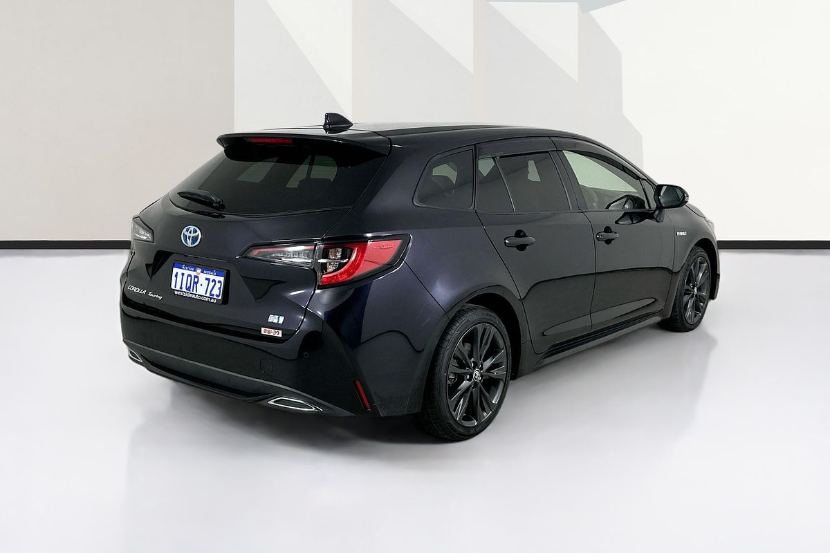 2020 Toyota Corolla Touring WxB Hybrid  ZWE211W
