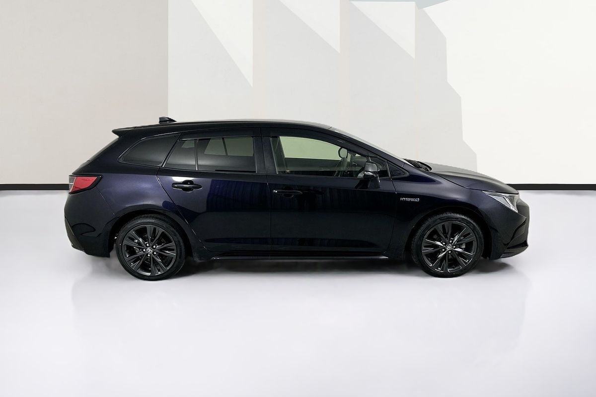 2020 Toyota Corolla Touring WxB Hybrid  ZWE211W