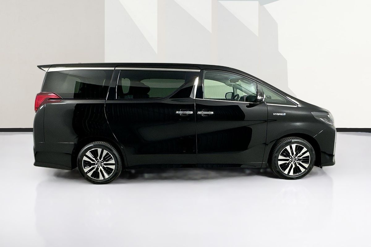 2018 Toyota Unknown Lounge AYH30W HYBRID