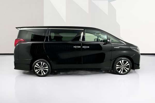 2018 Toyota Unknown Lounge AYH30W HYBRID