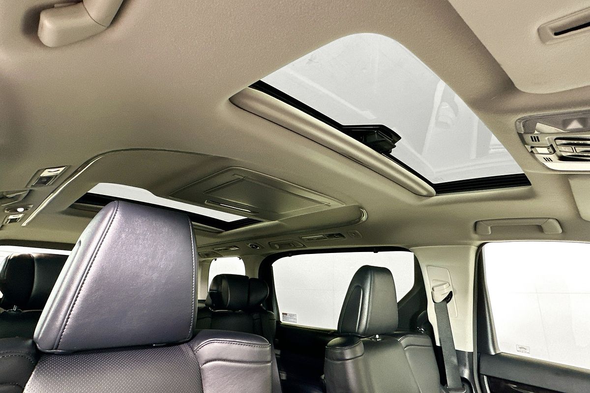 2018 Toyota Unknown Lounge AYH30W HYBRID