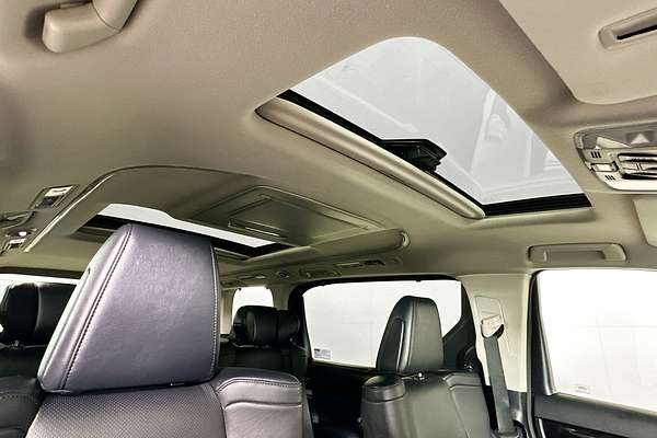 2018 Toyota Unknown Lounge AYH30W HYBRID