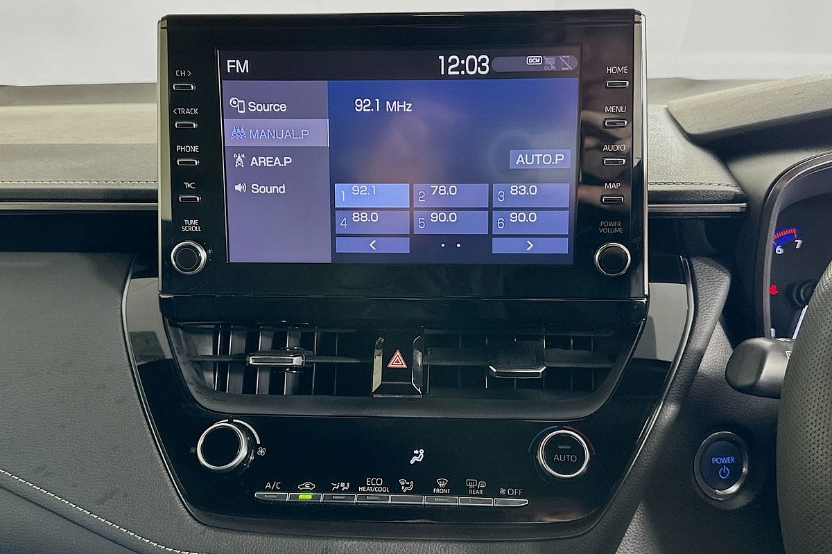 2020 Toyota Corolla Touring WxB Hybrid  ZWE211W